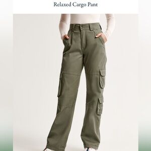 Abercrombie & Fitch. Women’s Relaxed Cargo Pant. NWT. Color: brown. Size: 12/31